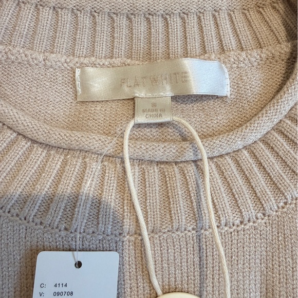 NWT Anthropologie Flat White Size Small Crew-Neck Dog Icon Sweater - Picture 14 of 16